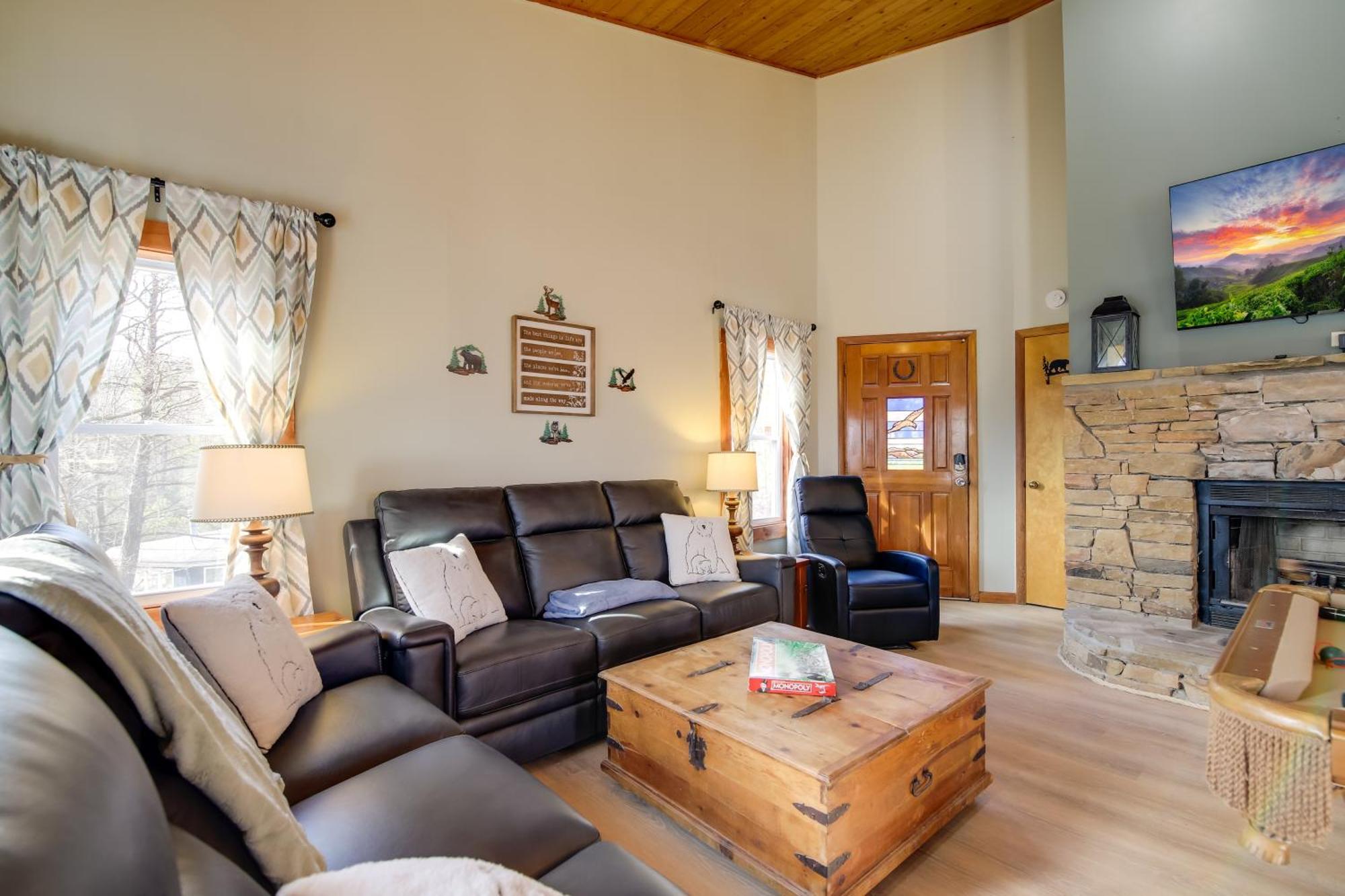 Gatlinburg Mountain Cabin With Hot Tub, Deck And Games المظهر الخارجي الصورة