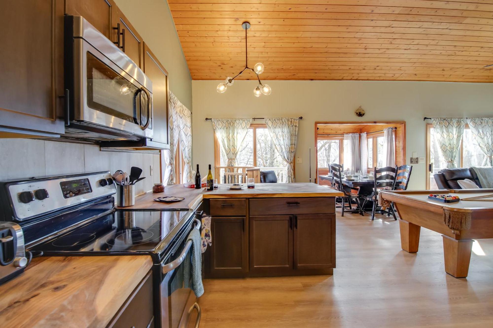 Gatlinburg Mountain Cabin With Hot Tub, Deck And Games المظهر الخارجي الصورة